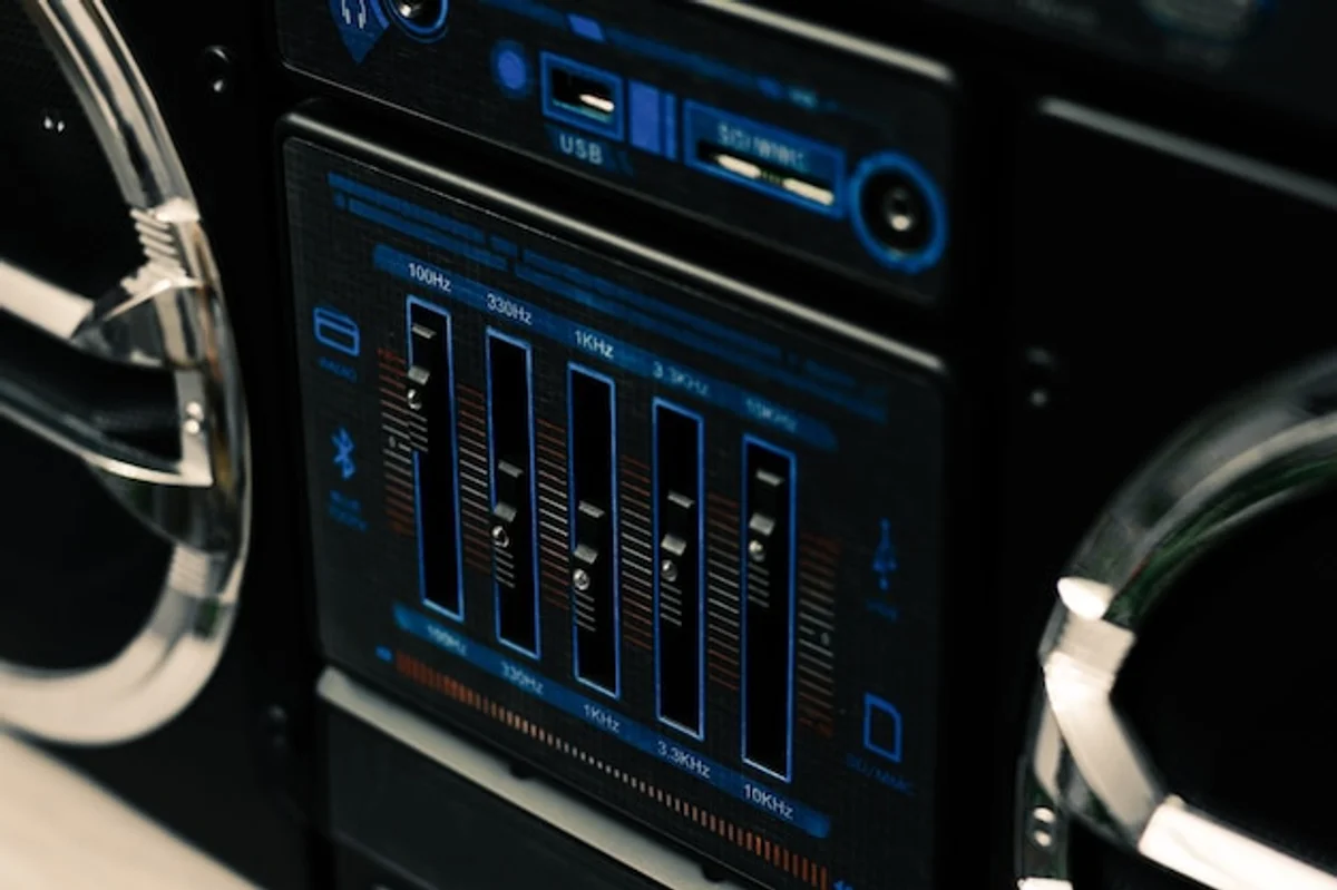 Old USB stick with music files in car stereo