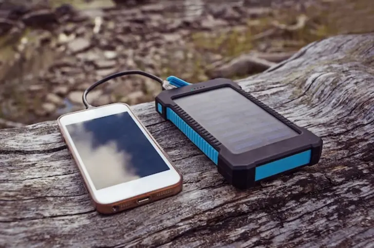 solar power bank outdoor charging phone
