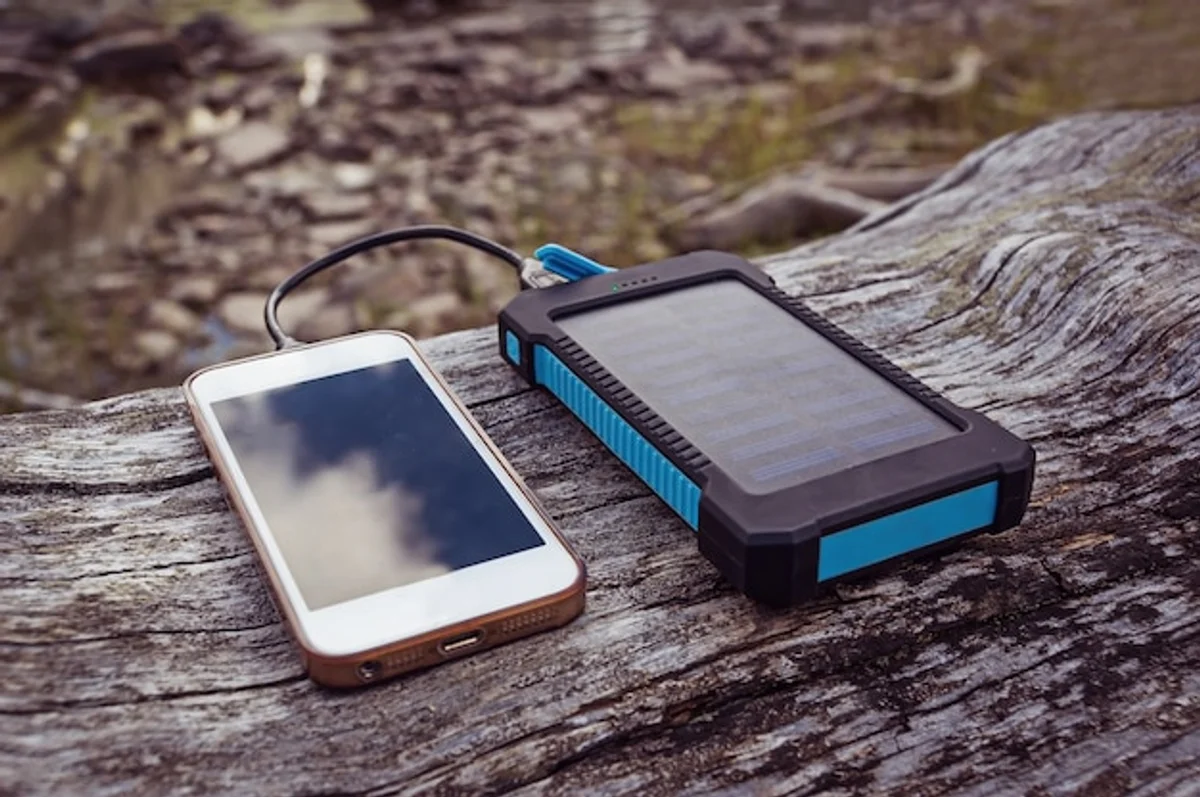 solar power bank outdoor charging phone