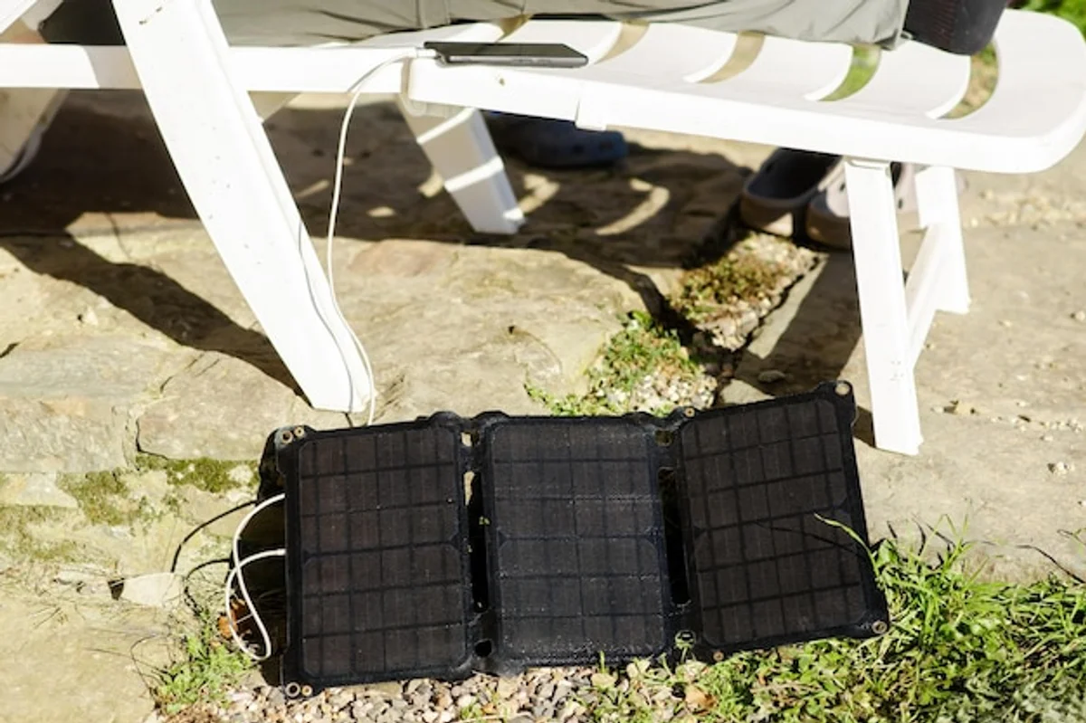solar power bank on picnic bench