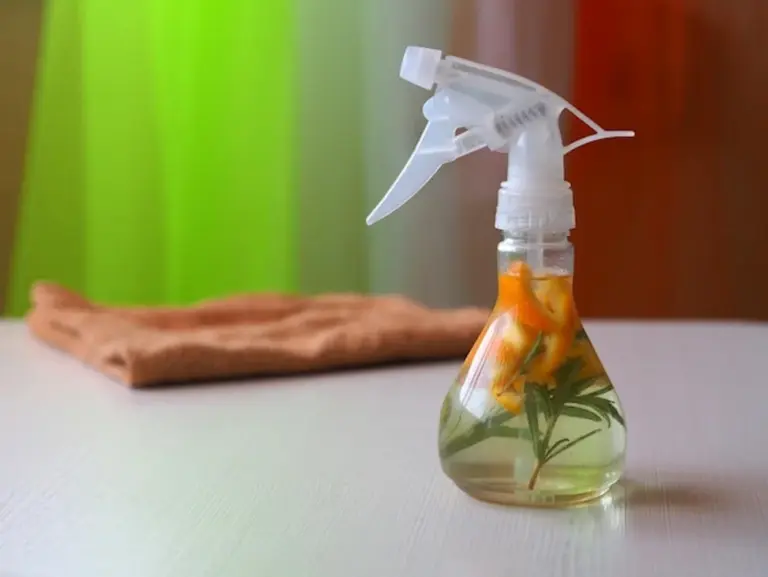 natural home cleaning with vinegar