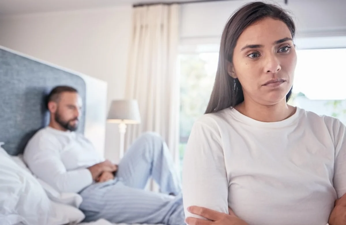silent couple bedroom conflict solution