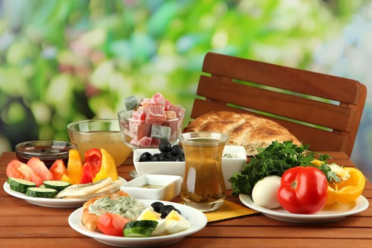 sustainable hotel breakfast local food