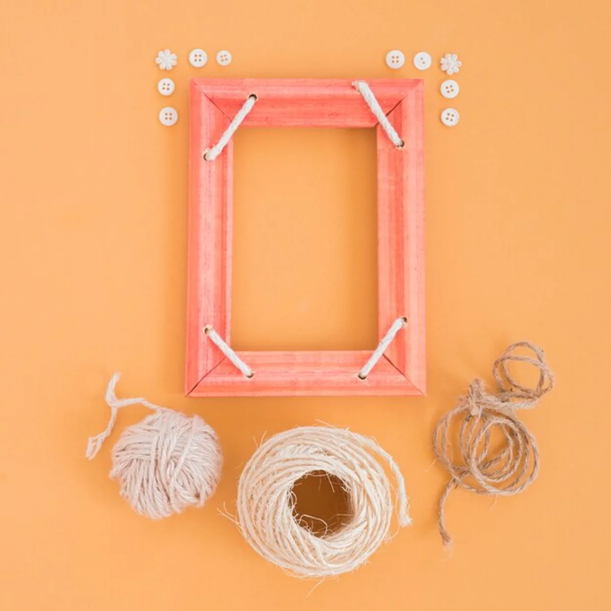 DIY button picture frame wall decor