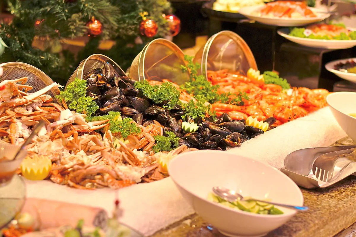 overcrowded hotel buffet holiday