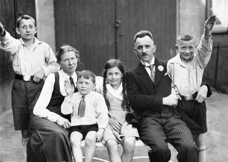 toddler tantrum parent german family real life