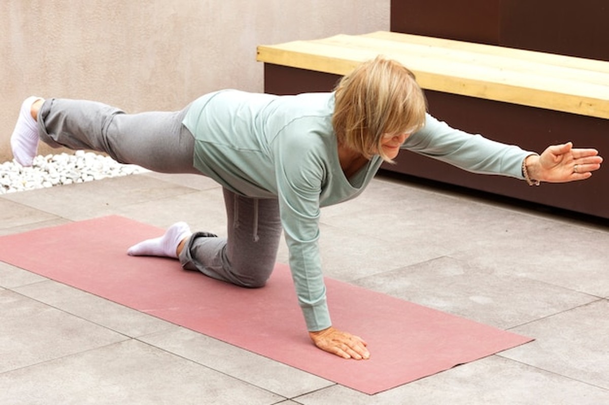 Ab 50 Jahren: 10-Minuten-Gelenkgymnastik für mehr Beweglichkeit - image 1