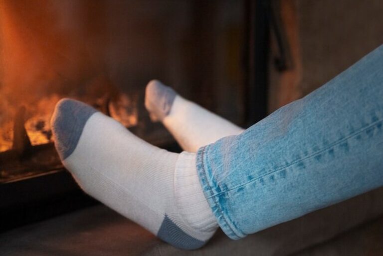 Alte Socken statt Putztücher: Der Haushalt-Trick spart Geld