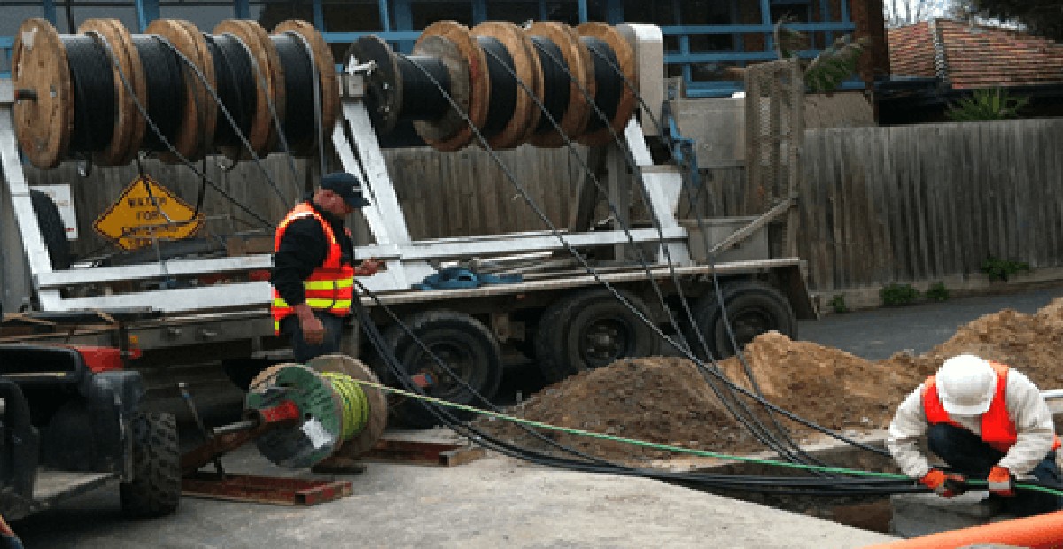 Elektriker warnen: Diesen Fehler machen 80% beim Stecker ausstecken - image 1