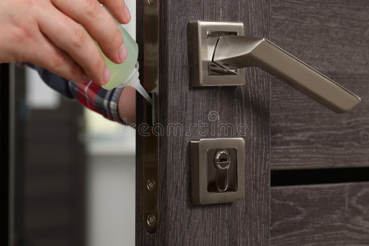 Olivenöl auf dem Scharnier – warum Handwerker das täglich machen - image 2