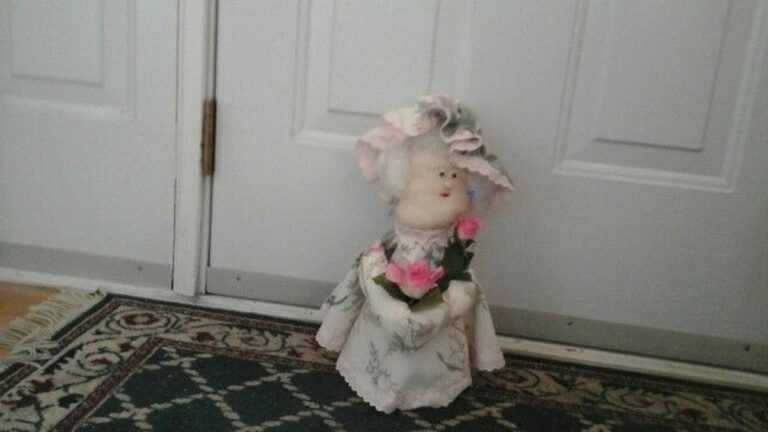 Plastikflaschen als Türstopper? Warum dein Haus dadurch wärmer wird