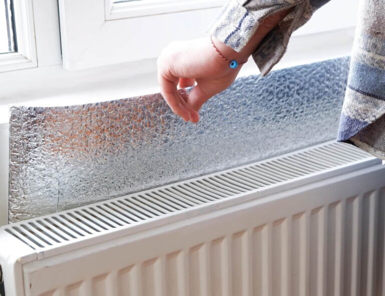 Radiatorfolien hinter dem Heizkörper: So sparen Energieberater 25% der Heizkosten