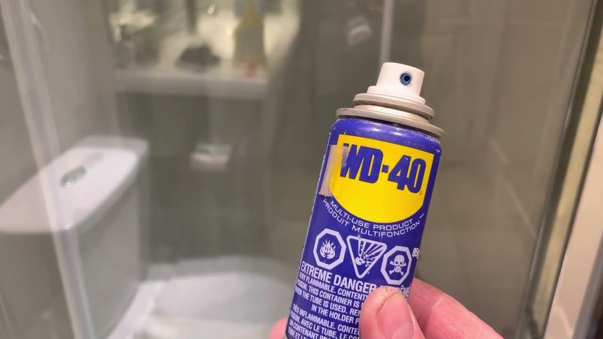 WD-40 auf dem Duschkopf: Das Anti-Kalk-Trick der Installateure - image 1