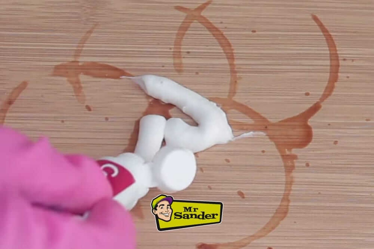 Zahnpasta auf Kratzer im Parkett – der Geheimtipp von Restauratoren - image 2