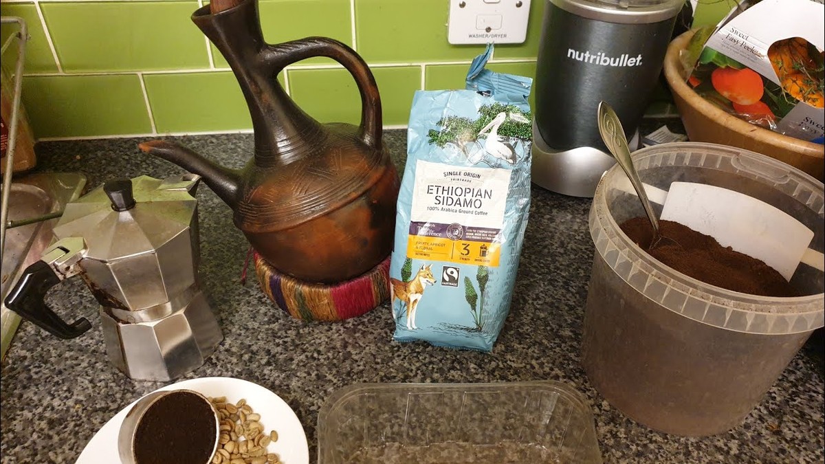 Kaffeesatz auf dem Balkon: Welche 3 Probleme er sofort löst