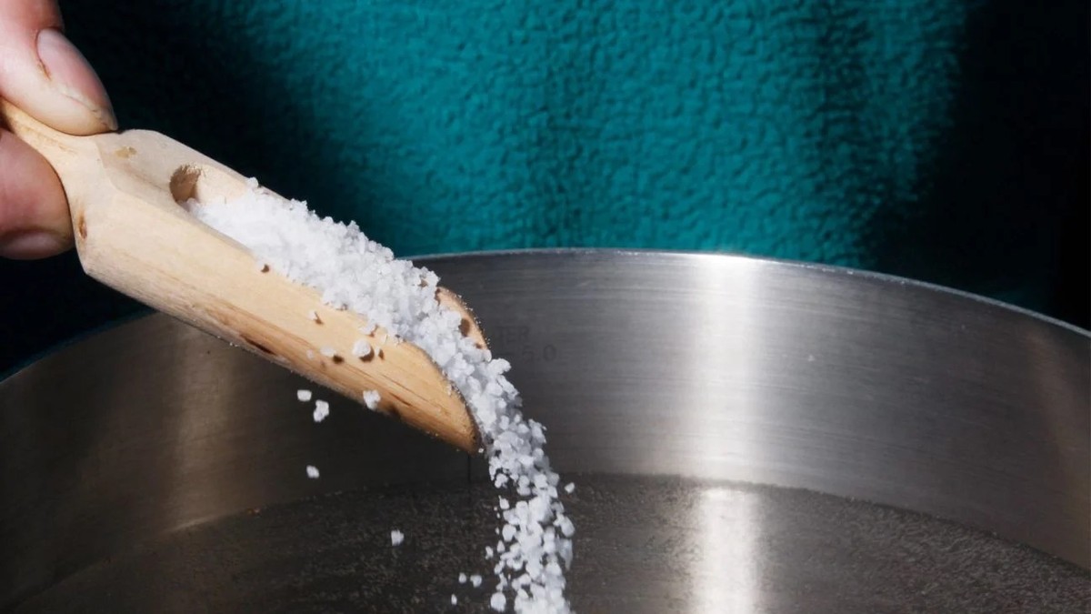 Salzwasser in der Spülmaschine? Das Geheimnis gegen Kalkflecken auf Gläsern - image 2