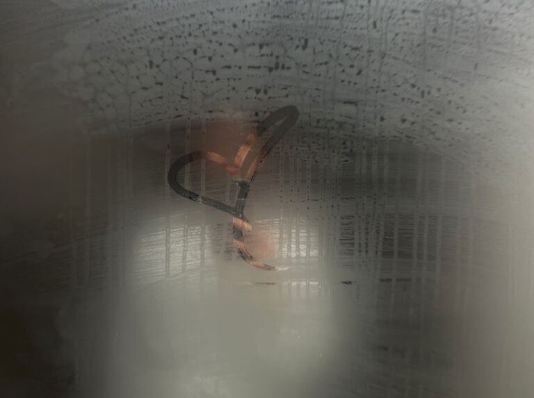 Zahnpasta auf dem Spiegel? Der Trick gegen Beschlag kostet nichts