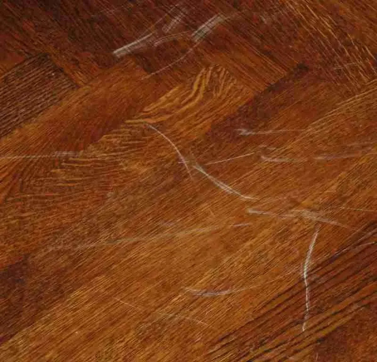 Zahnpasta auf Kratzer im Parkett? Der 30-Sekunden-Trick, den Schreiner kennen - image 1