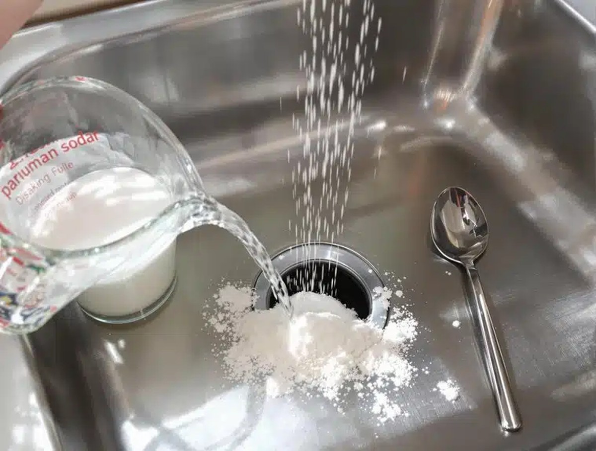 Backpulver ins Abflussrohr – warum es besser wirkt als teure Chemie - image 1