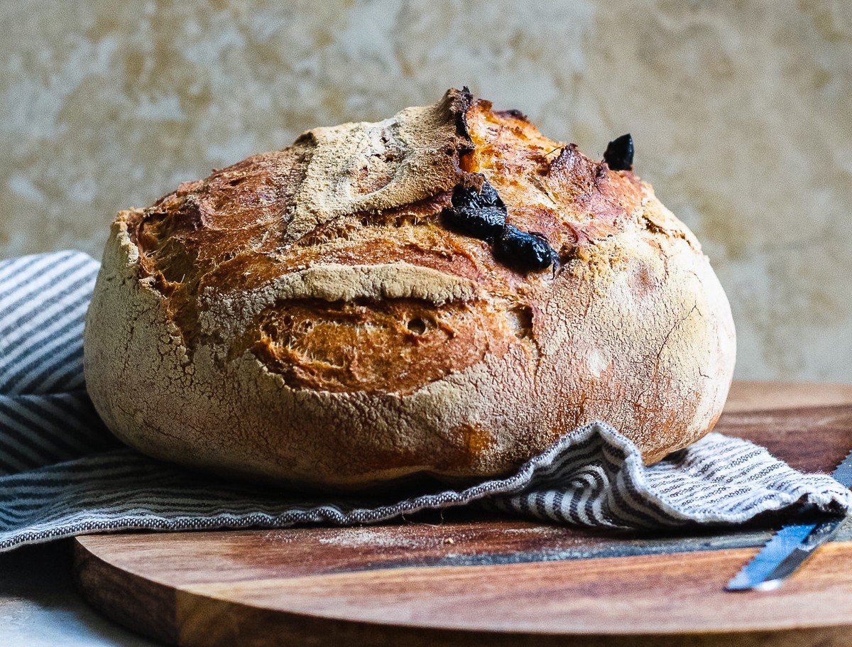 Bäcker enthüllen: Warum Salzwasser zum Brot Backen geheim hält