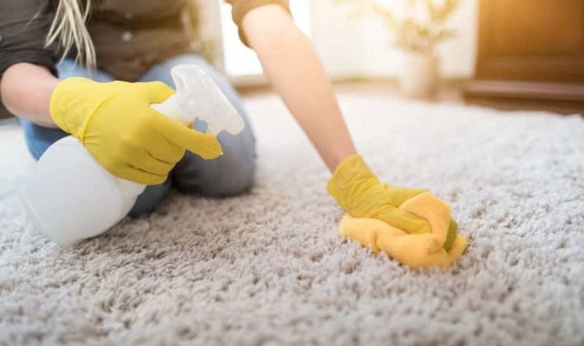 Backpulver auf den Teppich, dann Föhn: Das Geheimnis frischer Möbel - image 1