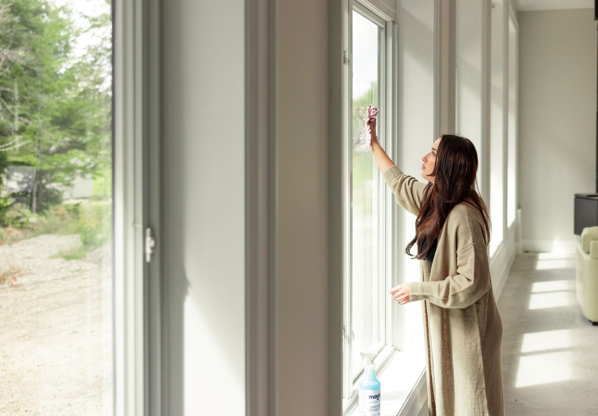 Essig auf dem Fensterrahmen? Das Geheimnis gegen Schimmel im Winter
