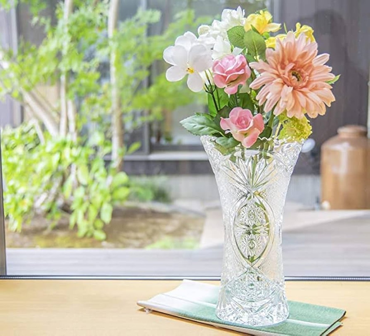 Essig im Blumenwasser: Warum Florist:innen das nie zugeben - image 1