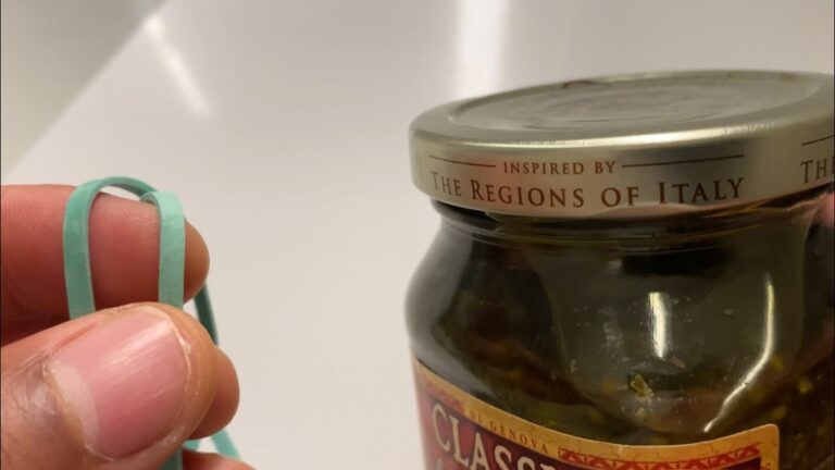 Gummiband um die Dose: Wie du klebrige Deckel in 3 Sekunden öffnest