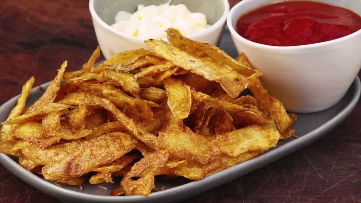 Kartoffelschalen in der Bratpfanne: Warum Köche damit Fett sparen