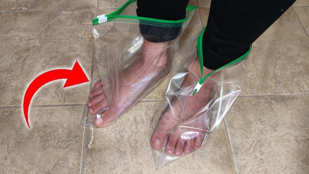 Plastiktüten als Schuhspanner? Warum Schuster das seit Jahrzehnten so machen - image 1